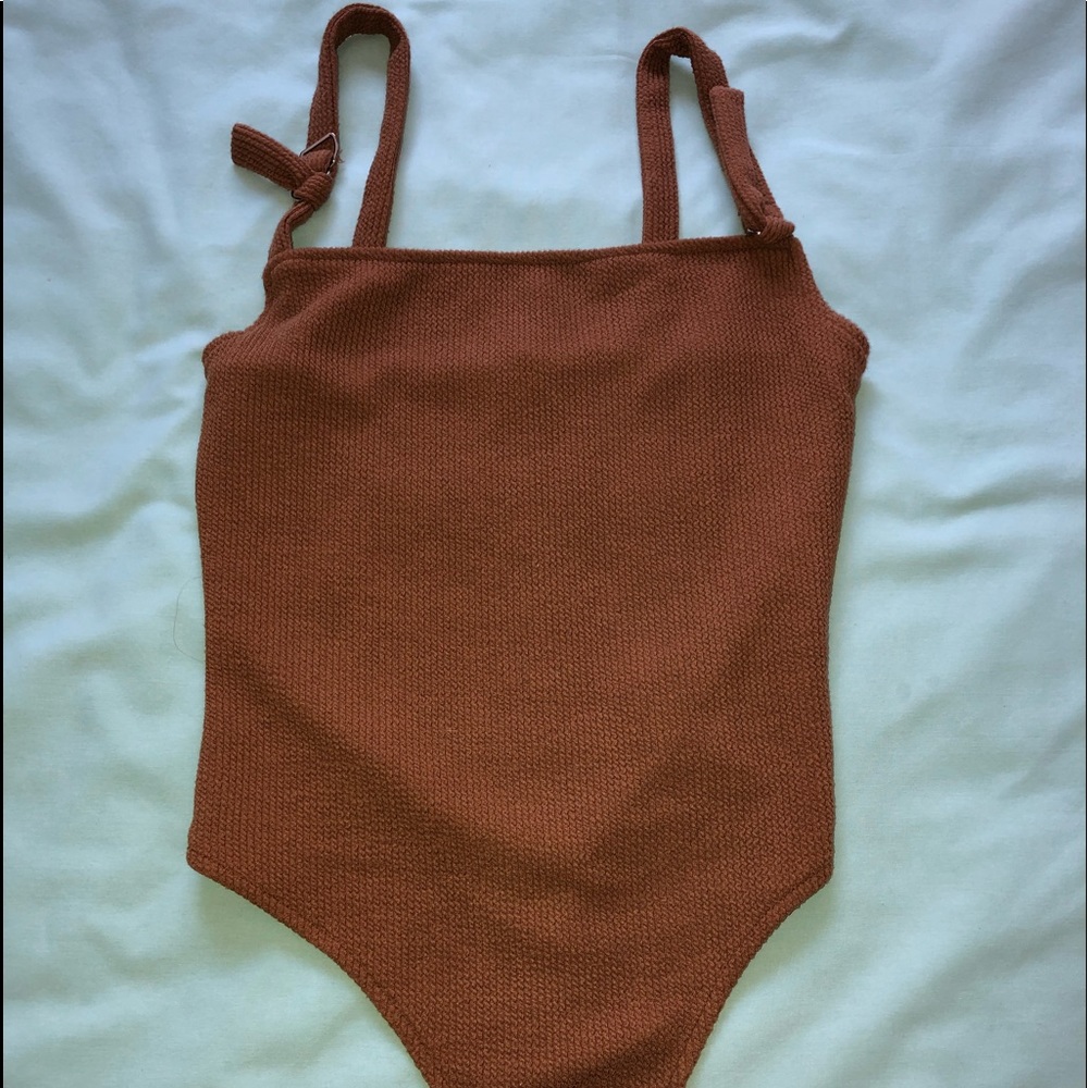 Body suit from urban outfitters 🥰 super cute!!!
